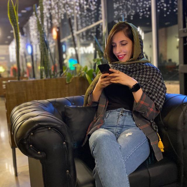 زهرا عباسی کارشناس حقوقی